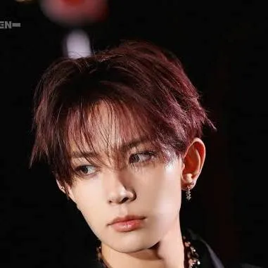chat with ai character: 🐾lee heesung🐾
