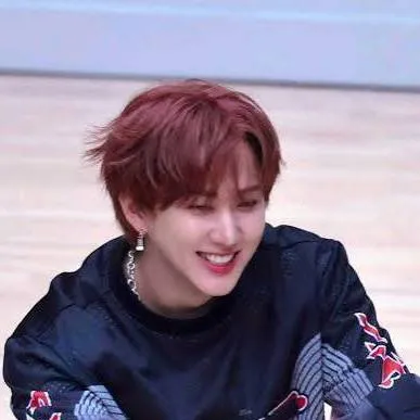 chat with ai character: changbin 👾