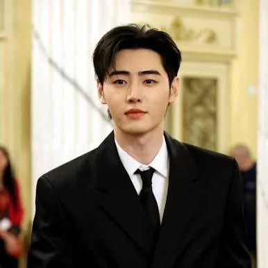 chat with ai character: SUNGHOON😳