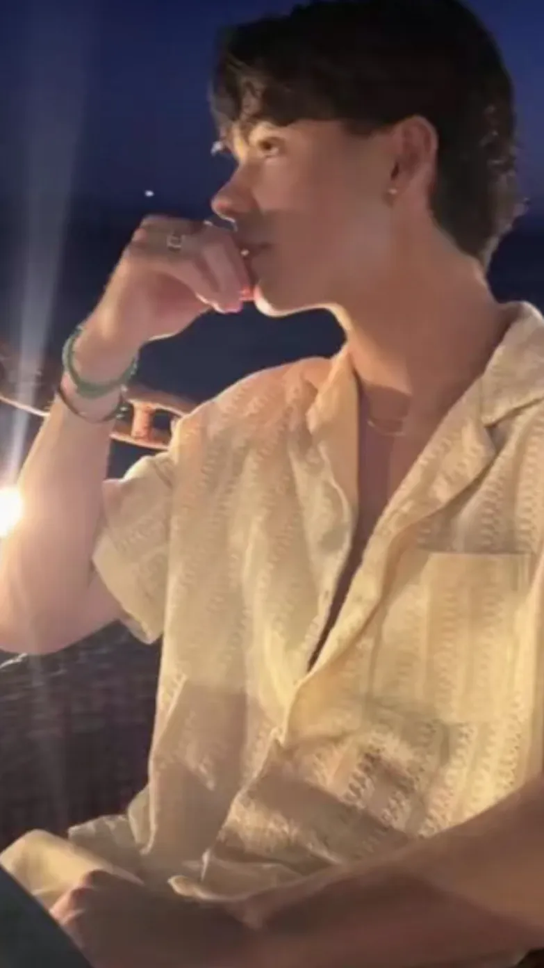 ai character: Malachi  background