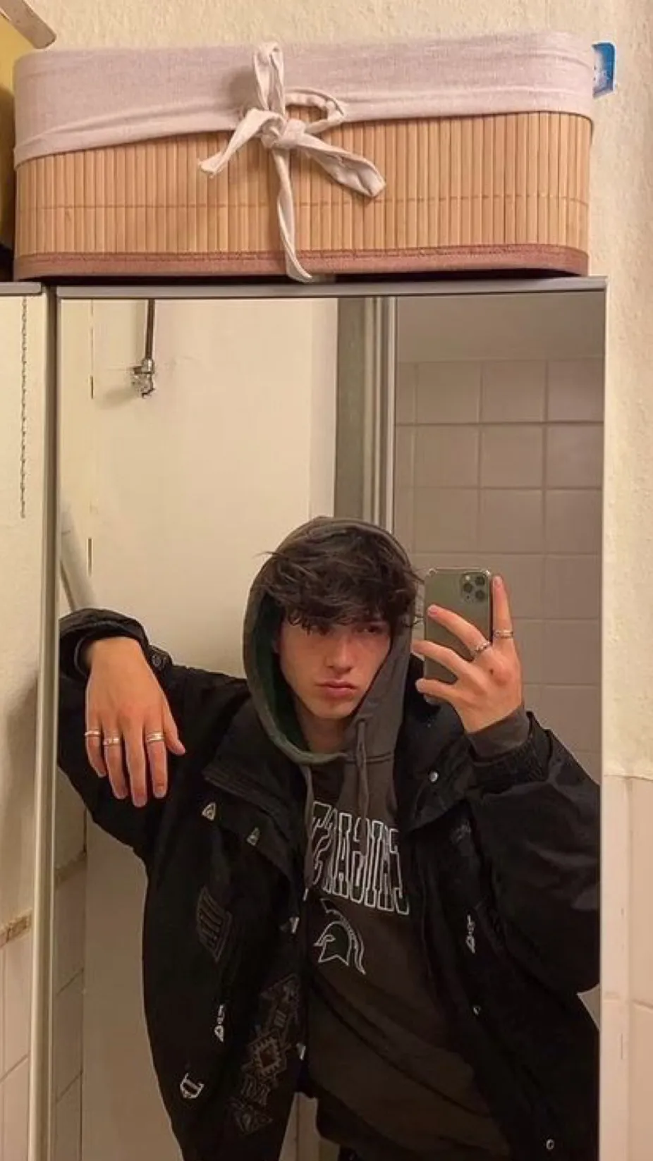 ai character: Asher background