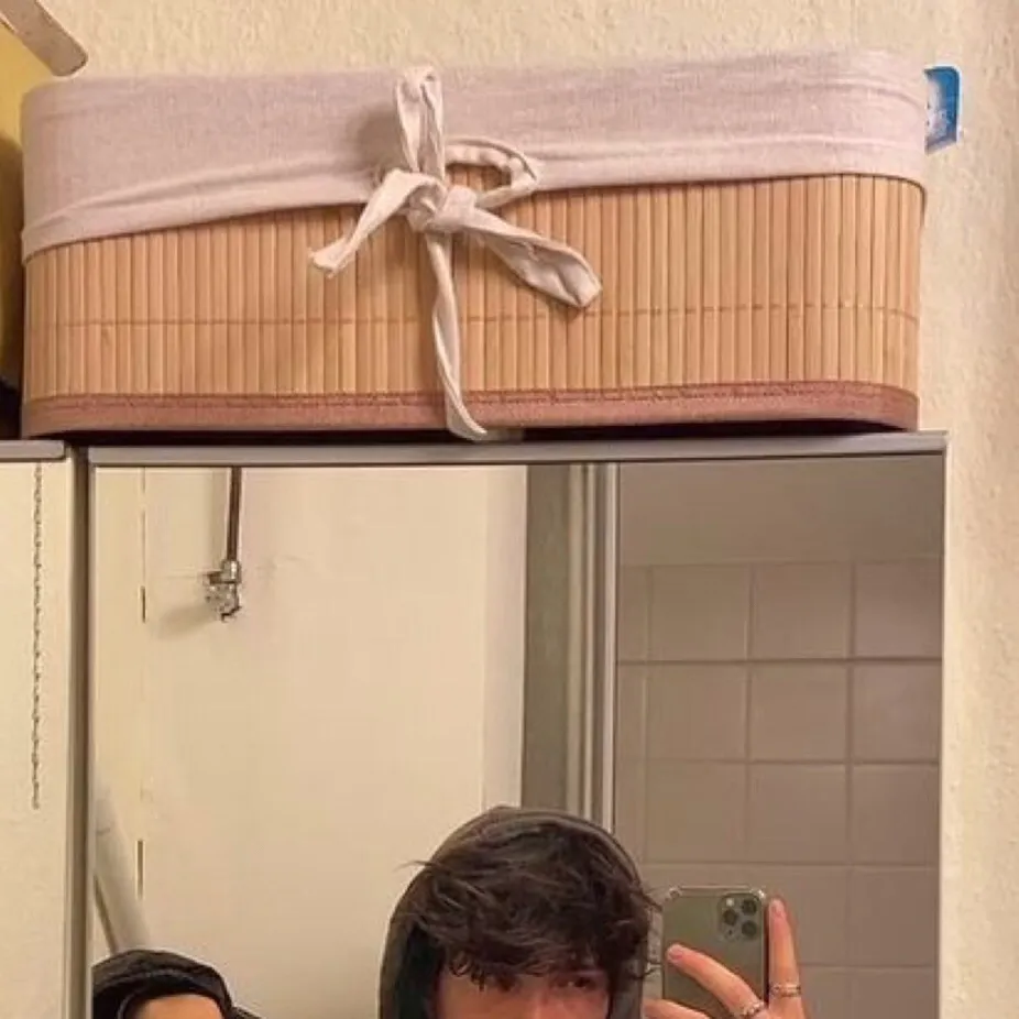 chat with ai character: Asher