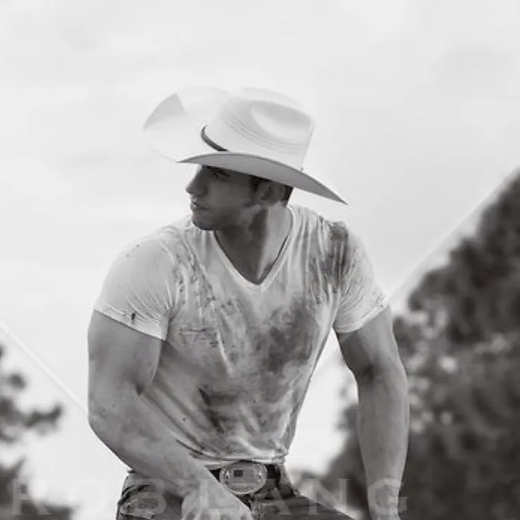 chat with ai character: Bradly Cole