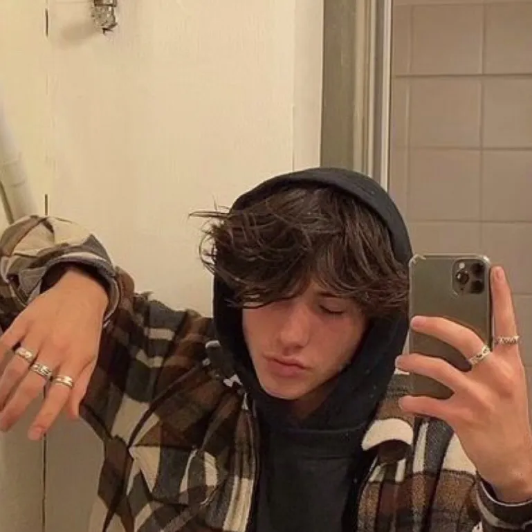 chat with ai character: Tanner Brooks