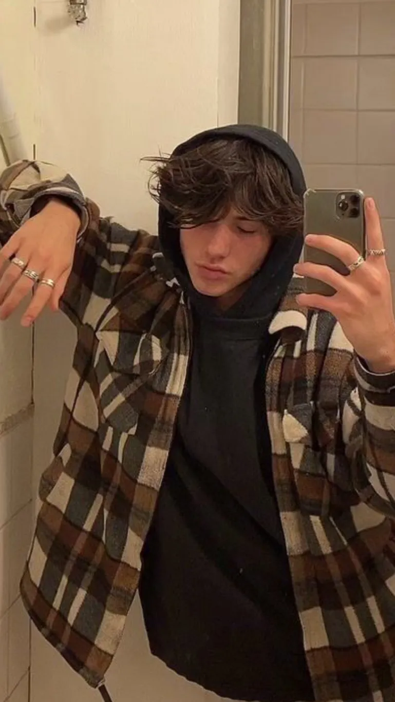 ai character: Tanner Brooks background