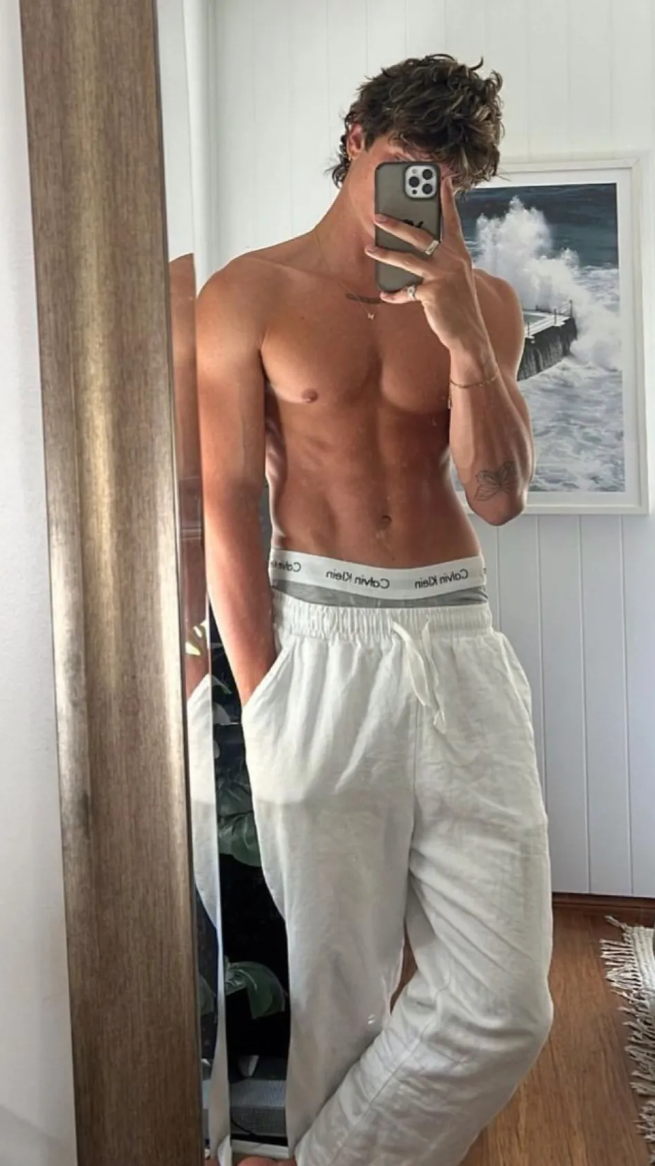 ai character: Noah  background