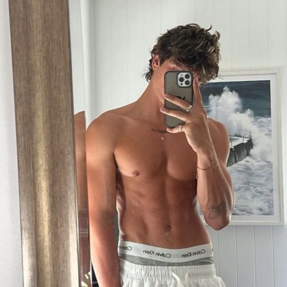 chat with ai character: Noah 