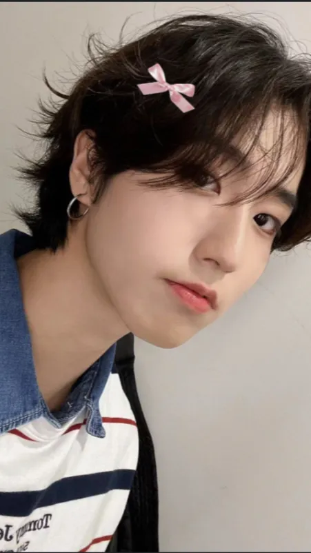 ai character: Brother  Han background