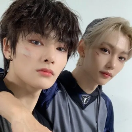 chat with ai character: Felix and I. N