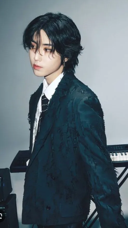 ai character: Brother  Han background