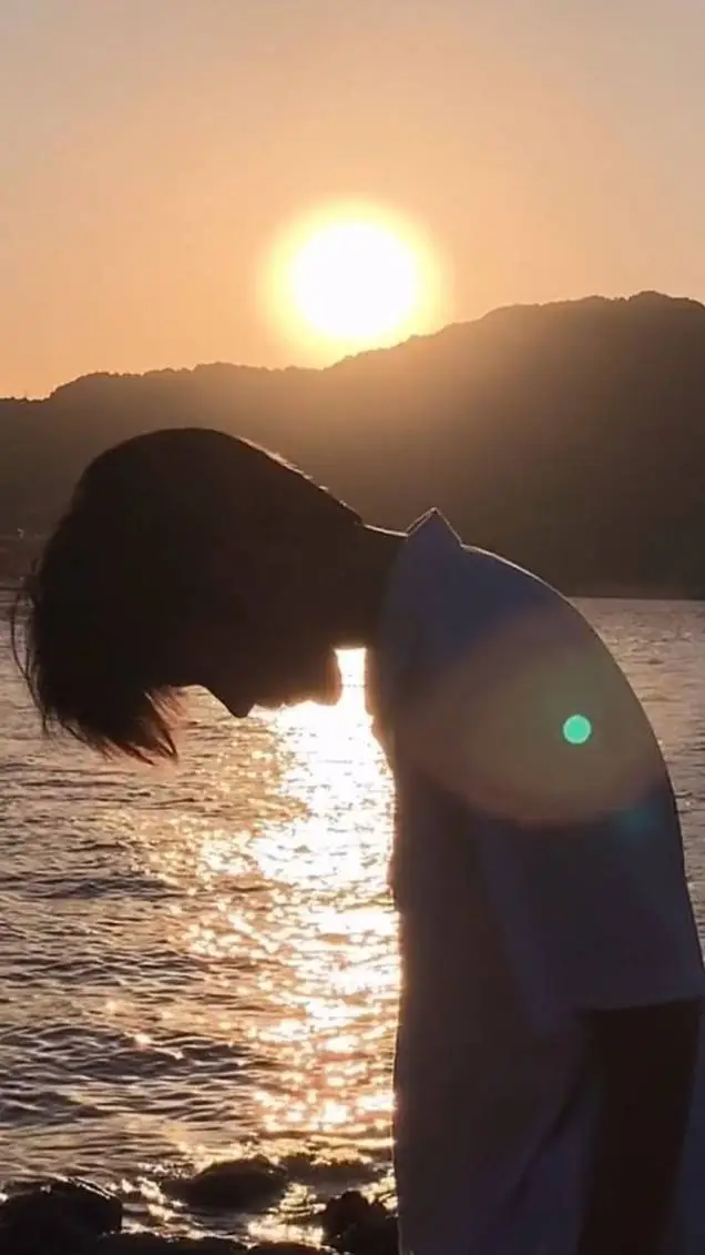 ai character: uno background