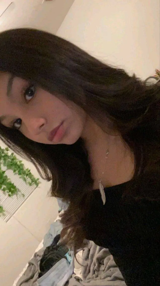 ai character: Sonia  background