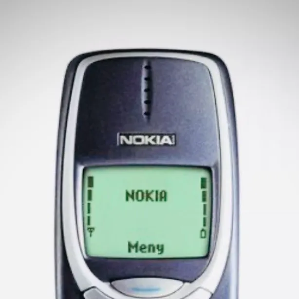 chat with ai character: 𝟐𝟎𝟎𝟎's phone