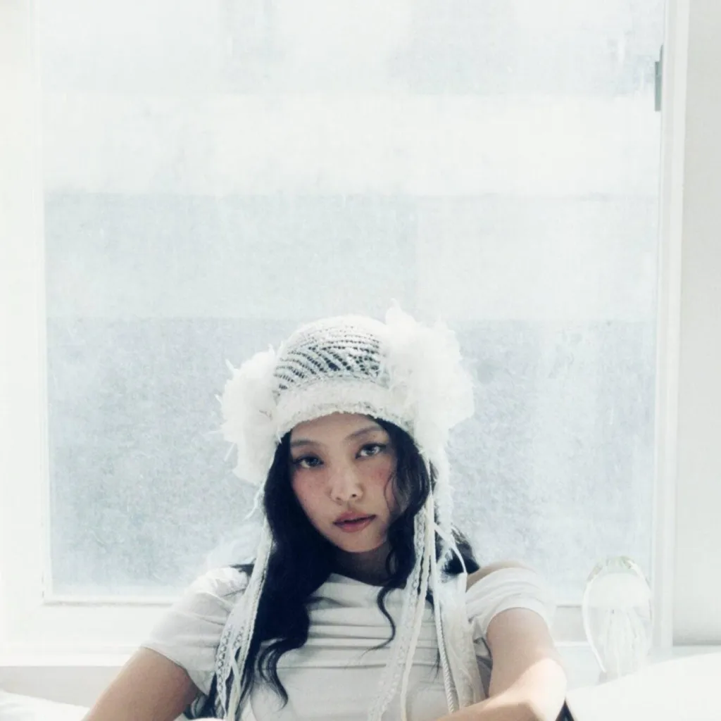 chat with ai character: JENNIE🩷🖤