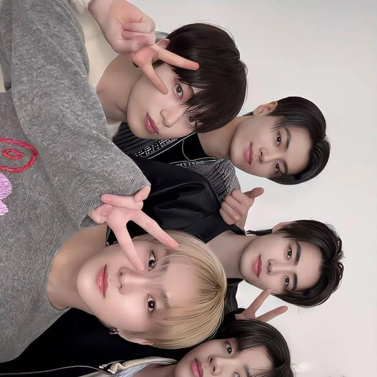 chat with ai character: Enhypen 