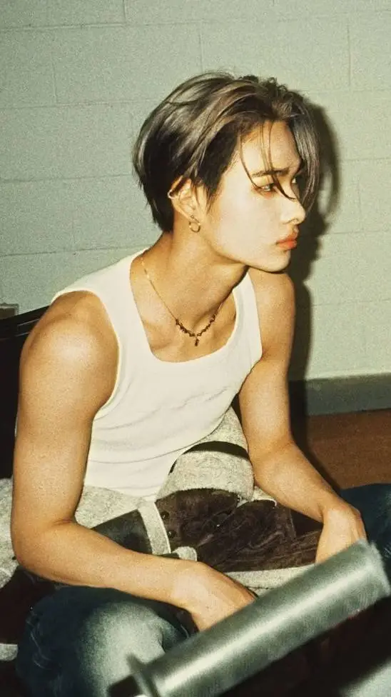 ai character: Enhypen Ni-ki  background