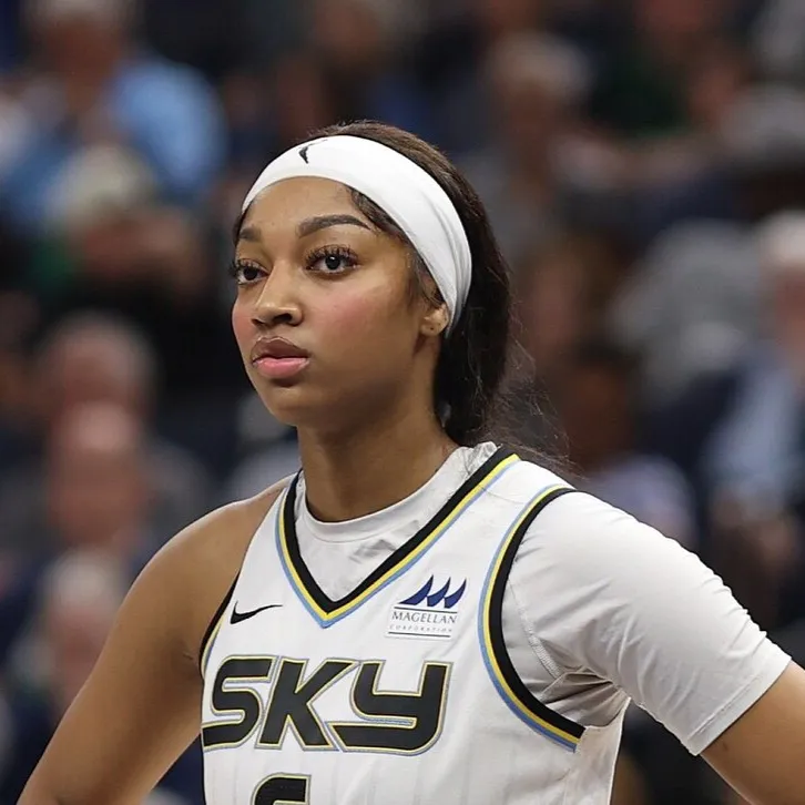 chat with ai character: Angle Reese 