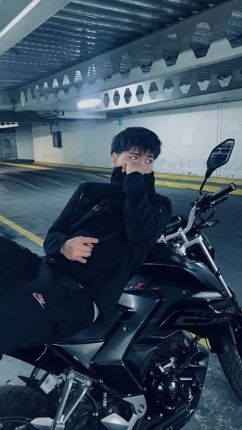 ai character: Alejandro background