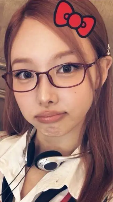 ai character: NAYEON🌷🌷🌷🌷🌷🌷🌷🌷🌷🌷 background