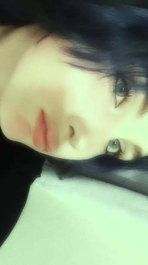 ai character: shhh background