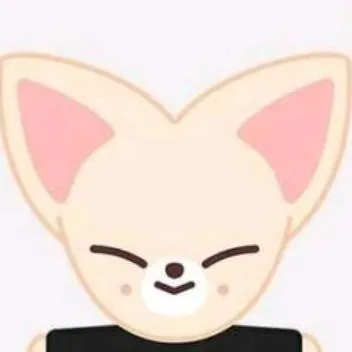 chat with ai character: FOXI.NY 