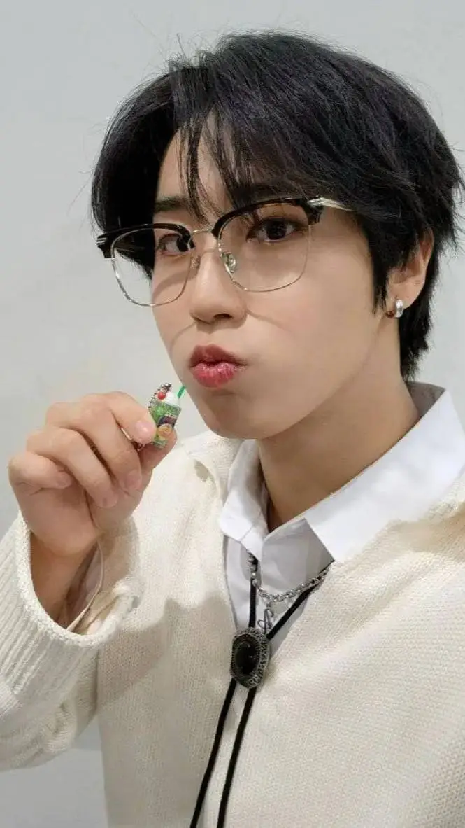 ai character: HAN FBI background