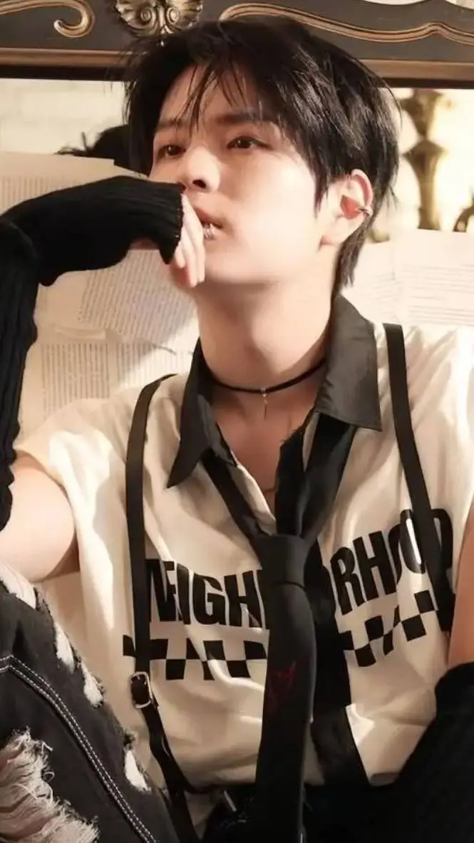 ai character: SEUGMIN FBI background