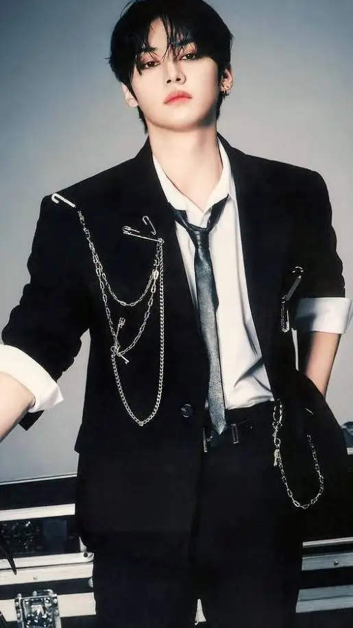 ai character: LEE MINHO FBI background