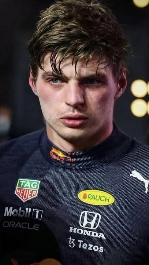 Talkie AI - Chat with Max Verstappen