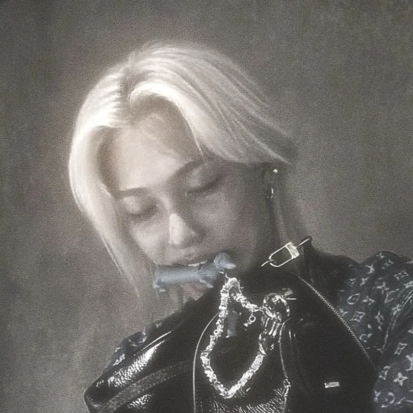 chat with ai character: Lee Felix