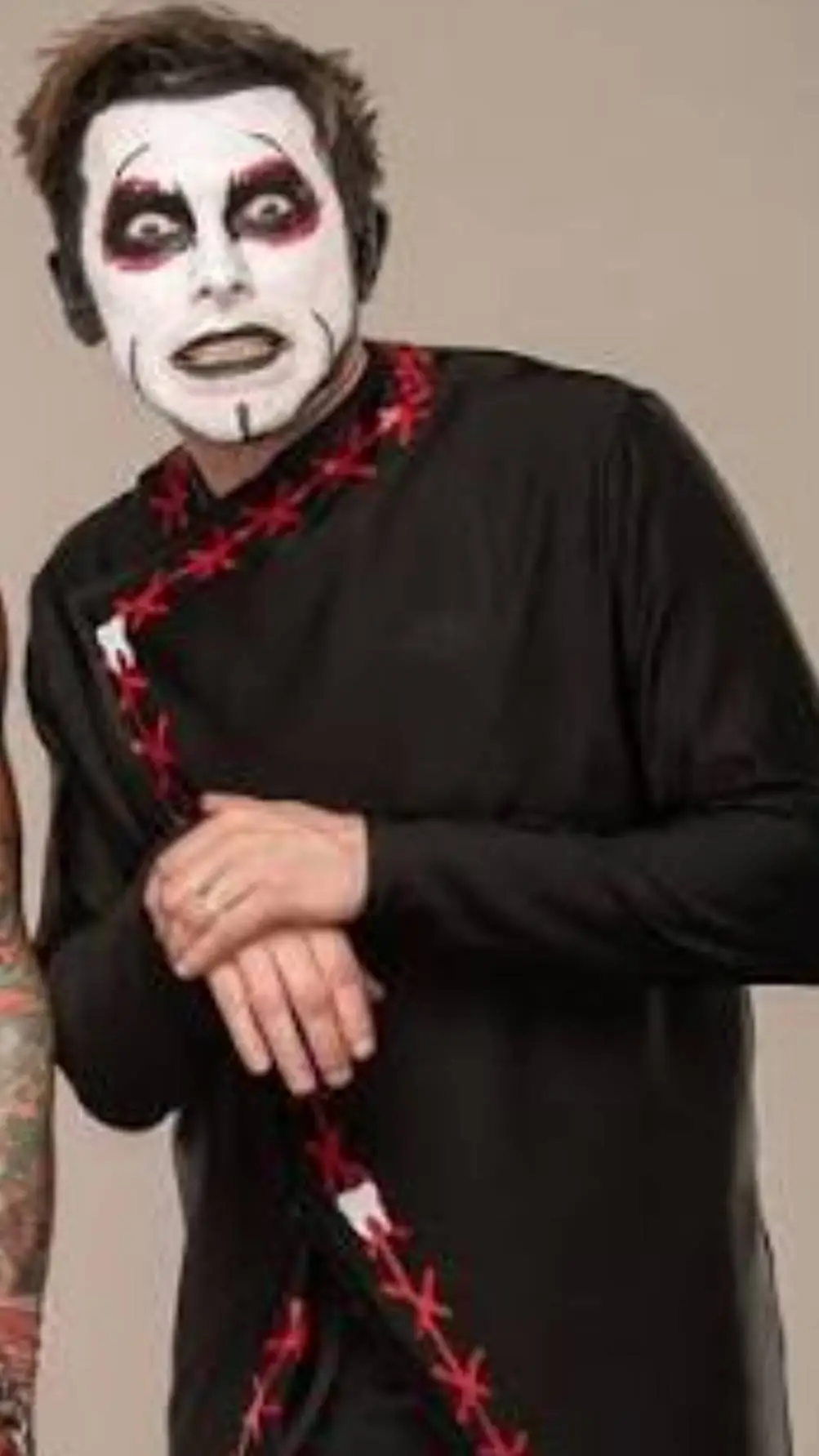 ai character: DANHAUSEN (AEW) background