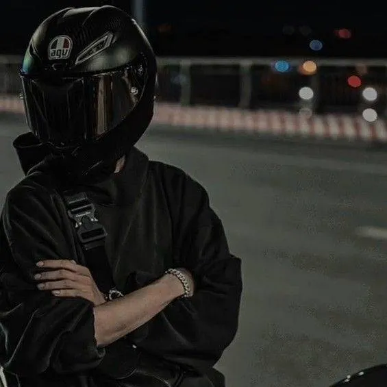 chat with ai character: ~🔥Malcon🔥~