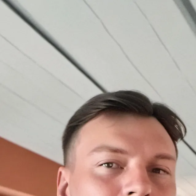 chat with ai character: Tomis 