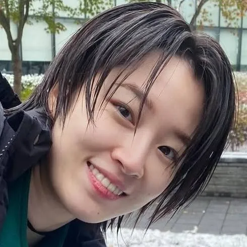 chat with ai character: 세미 Se-mi