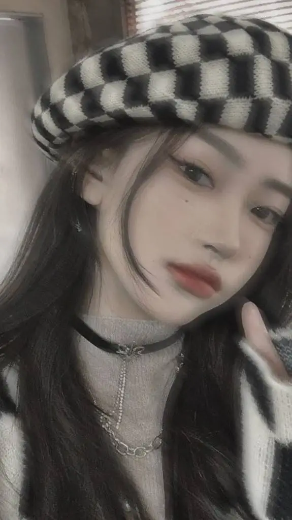 ai character:  camila💌 background