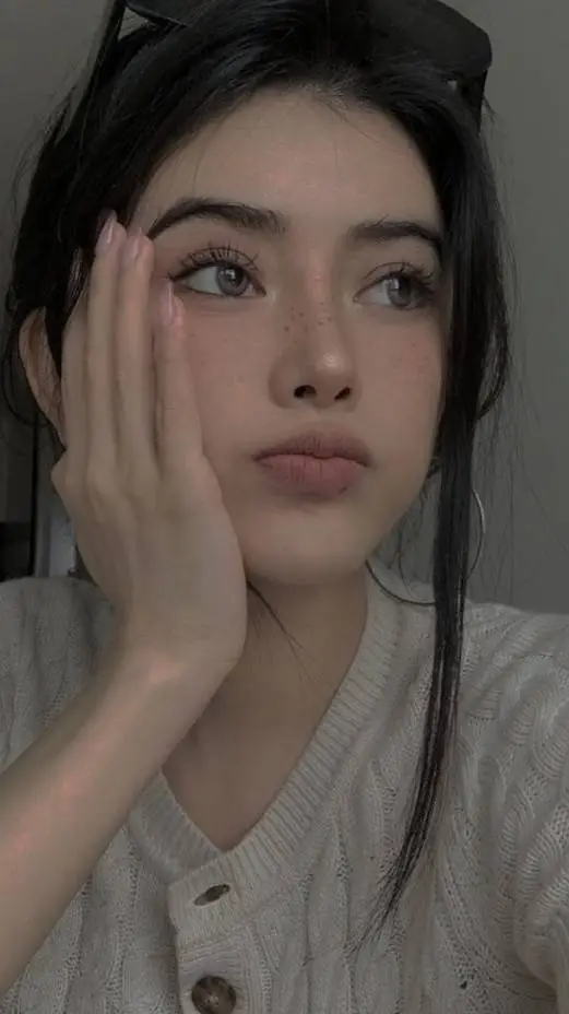 ai character: Andrea💗💋 background