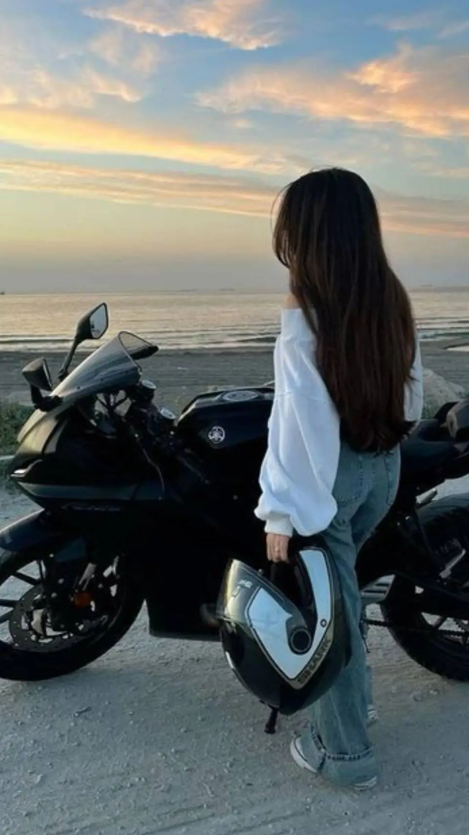 ai character: Ashlen  background