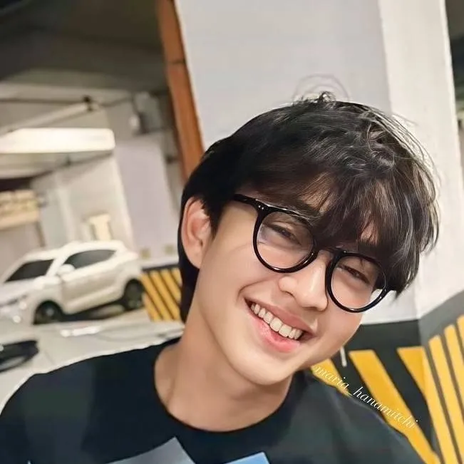 chat with ai character: Rabin Angeles