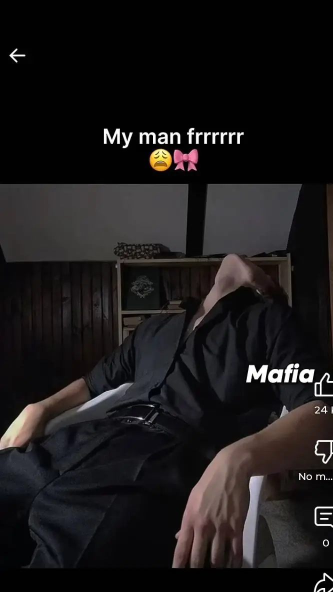 ai character: 💍 mafia👑😻 background