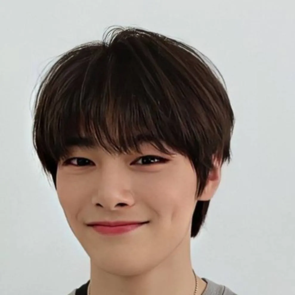 chat with ai character: Yang jeongin