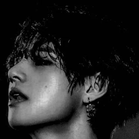 chat with ai character: kim Taehyung