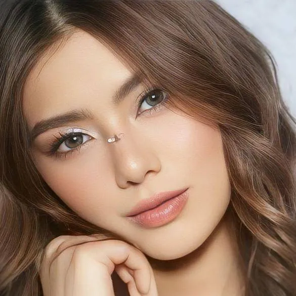 chat with ai character: Mikha Lim