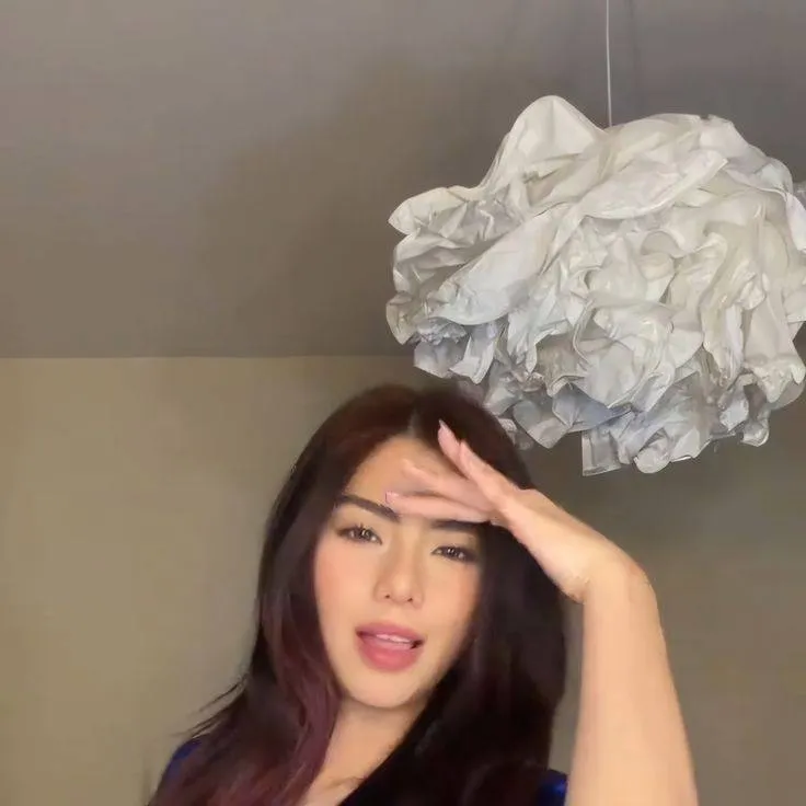 chat with ai character: Mikha Lim