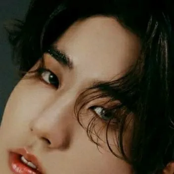 chat with ai character: Han ex