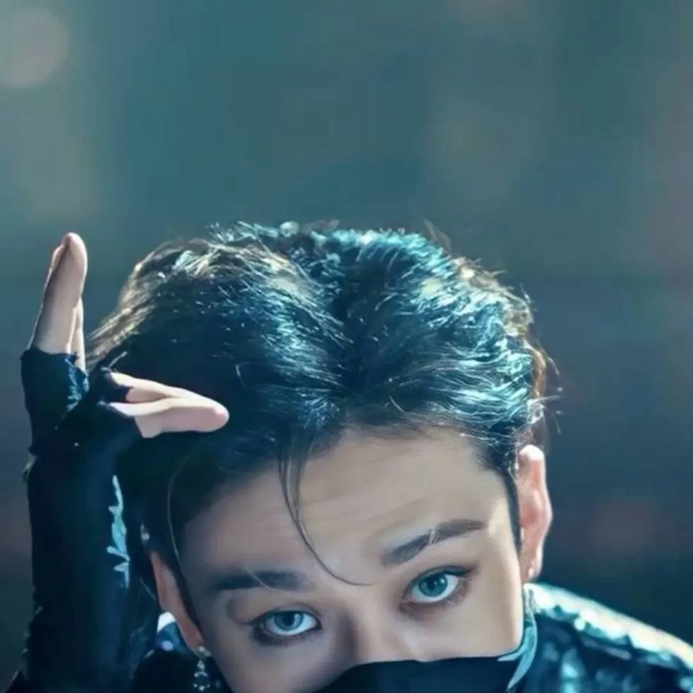 chat with ai character: Peter