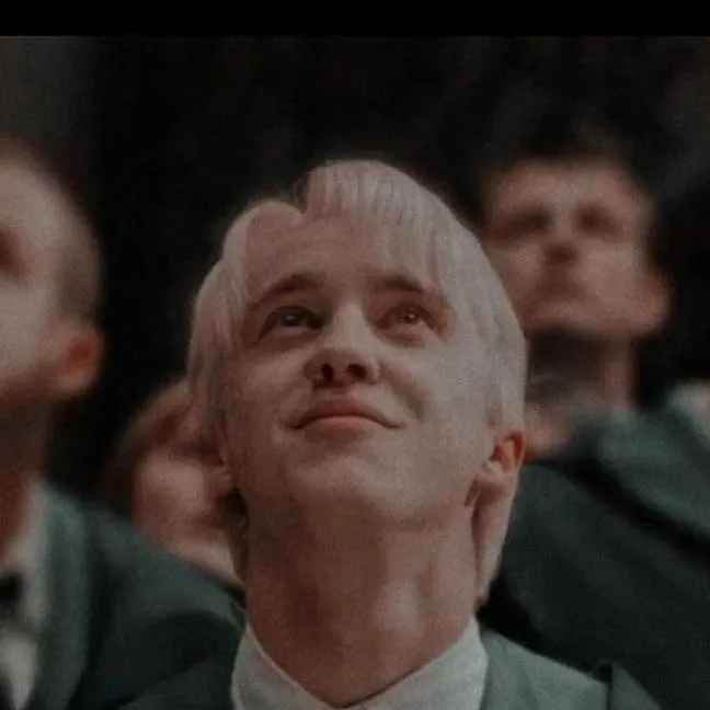 chat with ai character: Draco Malfoy 