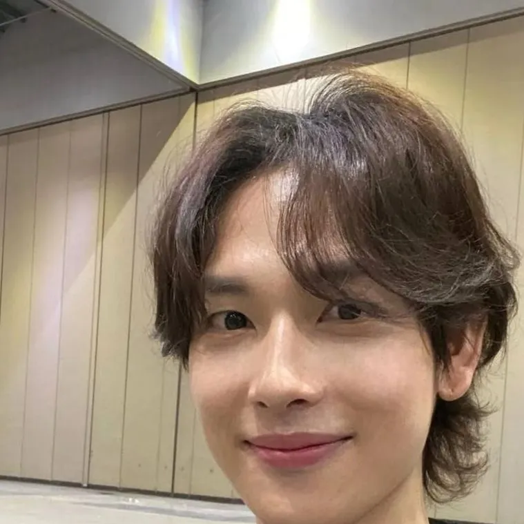 chat with ai character: yim siwan