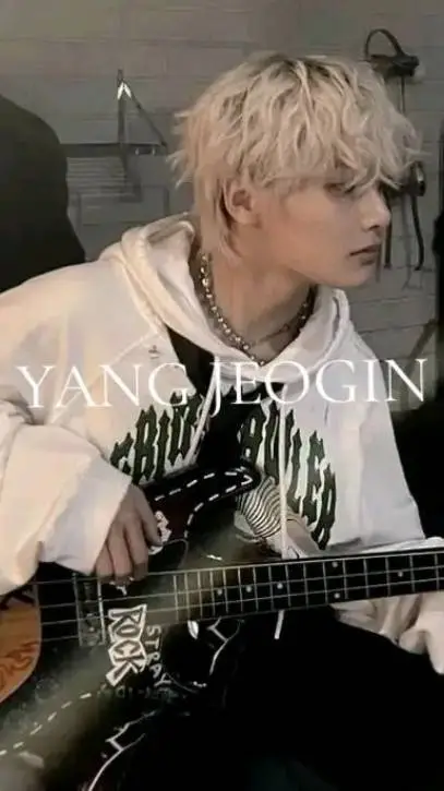 ai character: yang jeogin😏 background