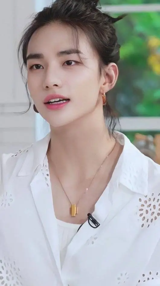 ai character: Hyunjin* tu amigo  background