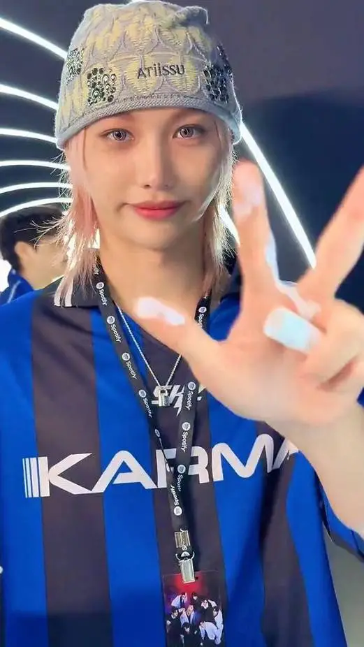 ai character: SKZ Félix  background